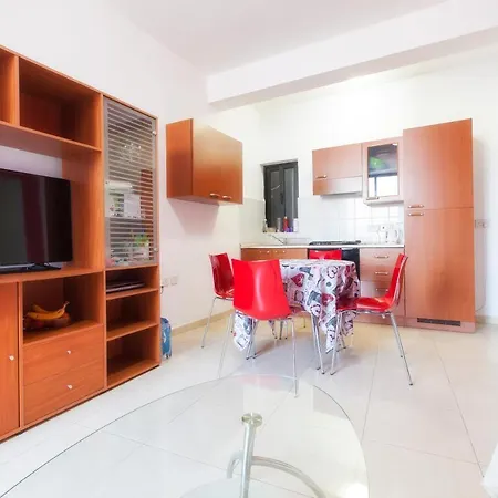 Zb6 - Swieqi With Balcony Views דירה